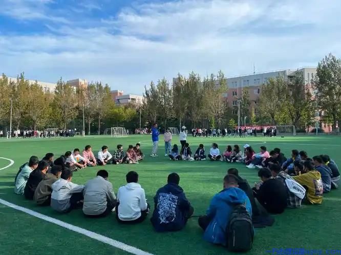 青少年心理健康指南:5个简单方法改善情绪管理能力(2) 团体活动1210.jpg